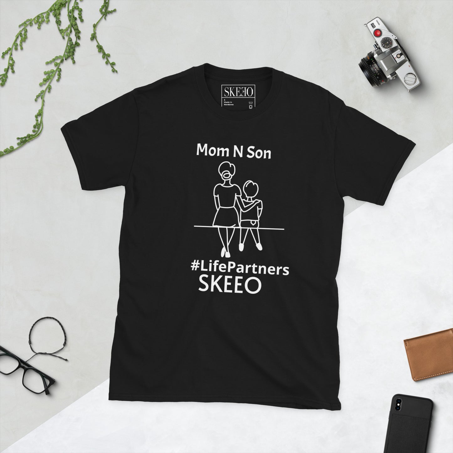 Z -Mom n Son Unisex T-Shirt
